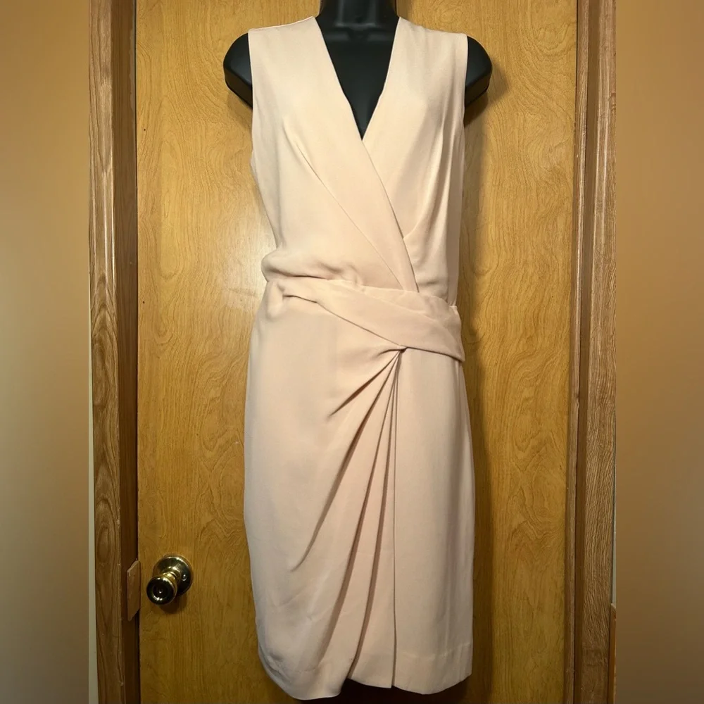 NWT  Diane Von Furstenberg Butter Cream Crepe Ruched Detail Beyatta Dress size 8 - Picture 3 of 12